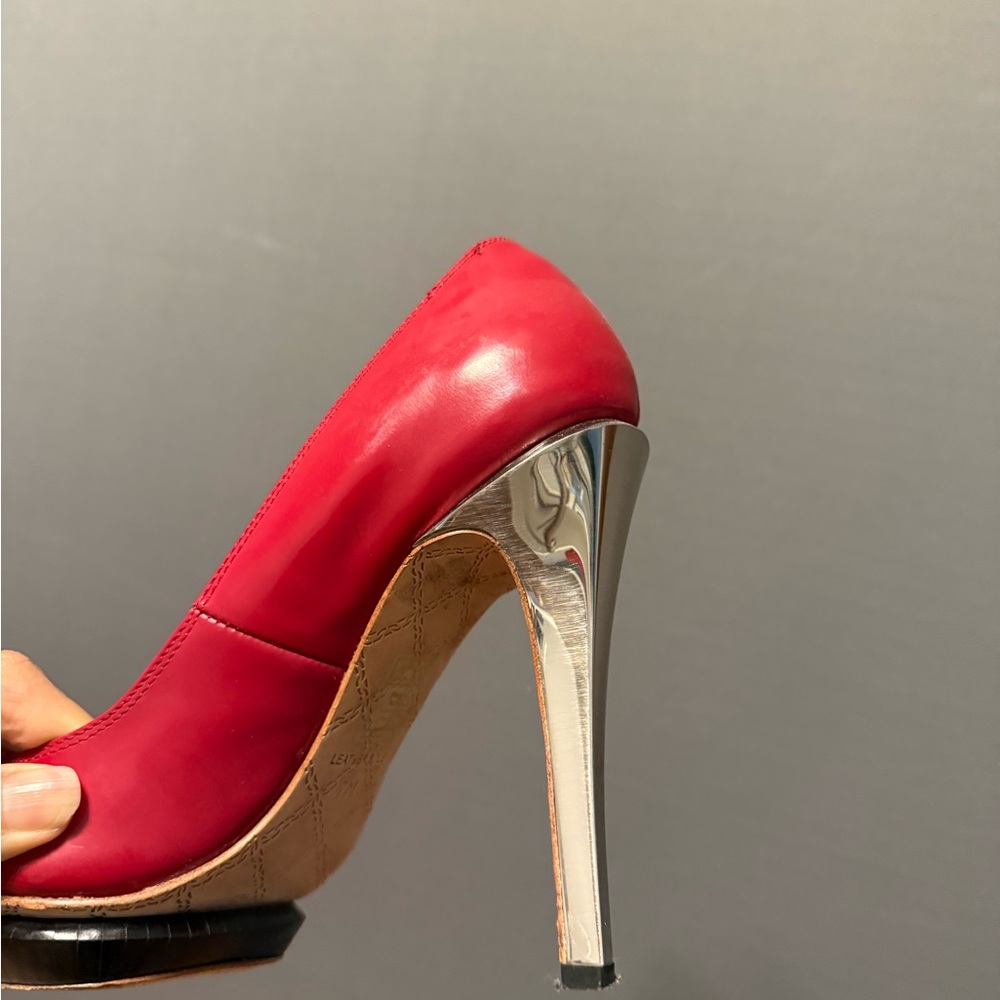 L.A.M.B Red Leather High Heel Platform Pump Shoes. Size 7 - Picture 4 of 6